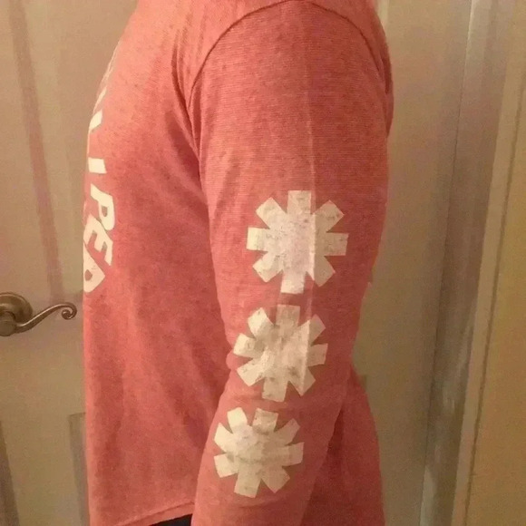 Red Hot Chili Peppers🌶🌶🌶 Long Sleeve Shirt! - Picture 6 of 7